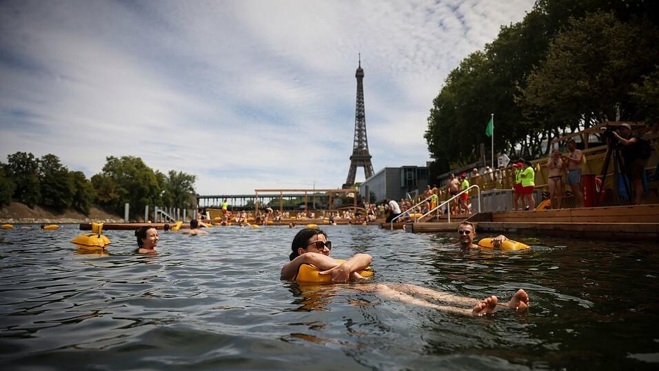 Rund 100.000 Menschen haben die neuen Freibäder in der Seine in Paris genutzt (Archivbild). Rund 100.000 Menschen haben die neuen Freibäder in der Seine in Paris genutzt (Archivbild).