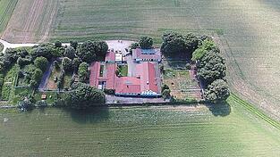 Blick von oben auf das Tierheim in Heinzelwinkl, das ebenfalls mit der Corona-Krise zu k&auml;mpfen hat und den Betrieb stark eingeschr&auml;nkt hat.