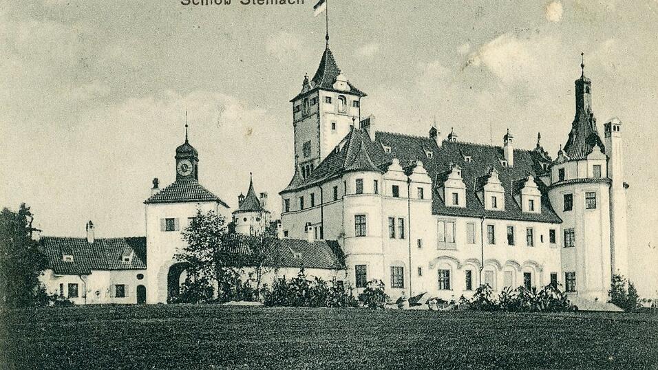 Das M&auml;rchenschloss der Familie von Schmieder in Niederbayern. Das Neue Schloss Steinach kurz nach der Fertigstellung auf einer Postkartenaufnahme aus dem Jahr 1909.