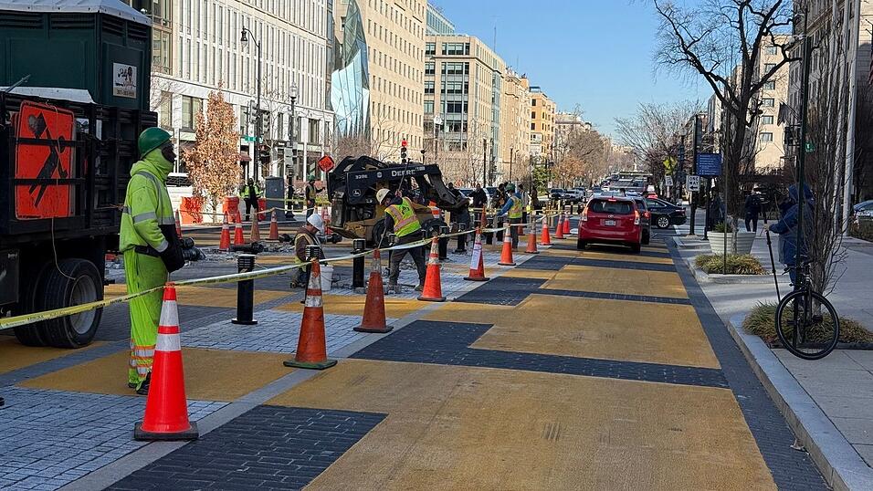 Der Schriftzug wird entfernt