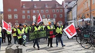 Die streikenden Busfahrer zogen durch die Altstadt.