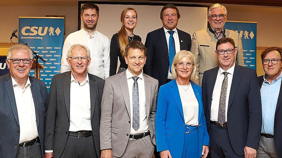Der Kern-Vorstand der Kreis CSU: (vorne v. l.) Josef Sterr, Franz Hörmann, Christian Pröbst, Ulrike Scharf, Martin Bayerstorfer, Thomas Bauer, (hinten v. l.) Alexander Wegmaier, Tanja Rieß, Max Gotz und Burkhart Köppen.