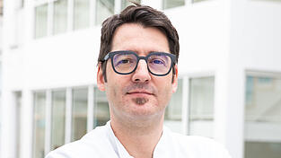 Dino Podlesek ist Chefarzt der Neurochirurgie.
