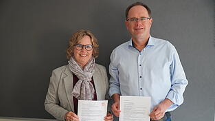 Sandra Hindelang und Martin Hohenberger stellen das Jubil&auml;umsprogramm vor.