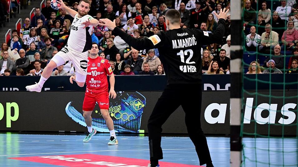 Linksau&szlig;en Lukas Mertens agierte gewohnt treffsicher.