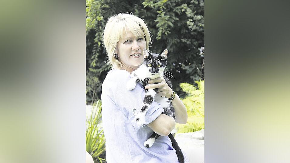 Weil an dem Tag, an dem sie ihre Katze zu sich holte, früh am Morgen eine Sternschnuppe fiel, nannte Donata Sansoni vom Veterinäramt ihre Samtpfote 'Schnuppe'. Weil an dem Tag, an dem sie ihre Katze zu sich holte, früh am Morgen eine Sternschnuppe fiel, nannte Donata Sansoni vom Veterinäramt ihre Samtpfote 'Schnuppe'.