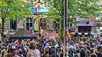 Das 'Tuntenhaus' versteht sich als wichtiger sozio-kultureller Ort in Berlin. Nun fürchten seine Bewohner, verdrängt zu werden. Nach Demos in Berlin geht es jetzt zum Eigentümer. Der lebt in Wörth.