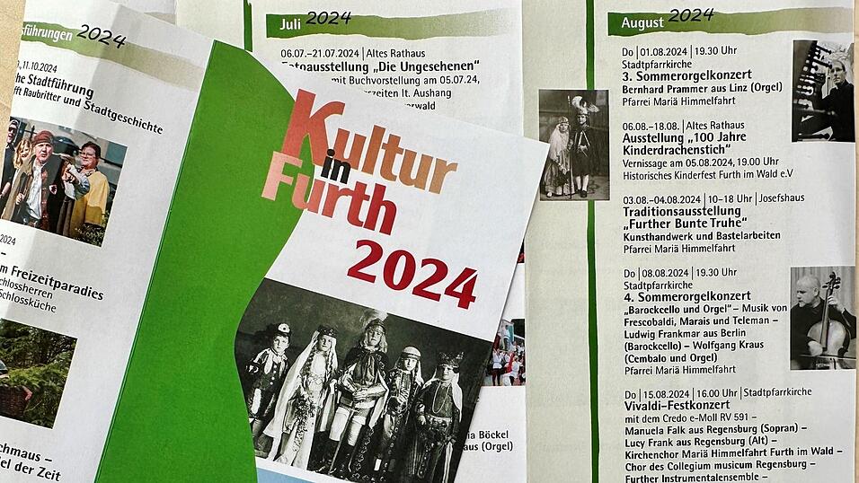 Der neue Flyer führt durch das Further Kulturjahr 2024. Er liegt ab der nächsten Woche im Rathaus, in der Tourist-Info sowie in den Geschäften auf. Der neue Flyer führt durch das Further Kulturjahr 2024. Er liegt ab der nächsten Woche im Rathaus, in der Tourist-Info sowie in den Geschäften auf.