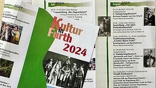 Der neue Flyer führt durch das Further Kulturjahr 2024. Er liegt ab der nächsten Woche im Rathaus, in der Tourist-Info sowie in den Geschäften auf. Der neue Flyer führt durch das Further Kulturjahr 2024. Er liegt ab der nächsten Woche im Rathaus, in der Tourist-Info sowie in den Geschäften auf.