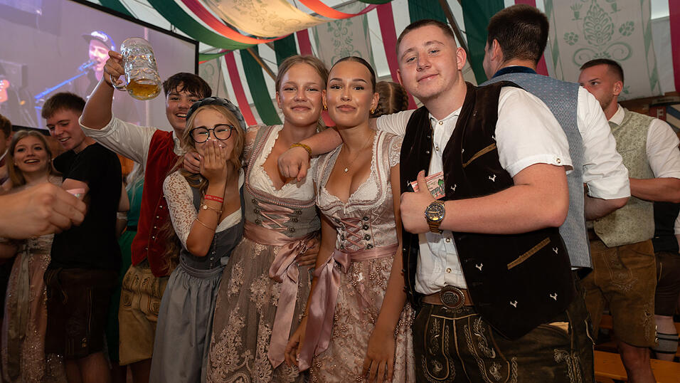 Die Partybilder vom Sonntag, 11. August 2024, aus dem Festzelt Weckmann. Die Partybilder vom Sonntag, 11. August 2024, aus dem Festzelt Weckmann.