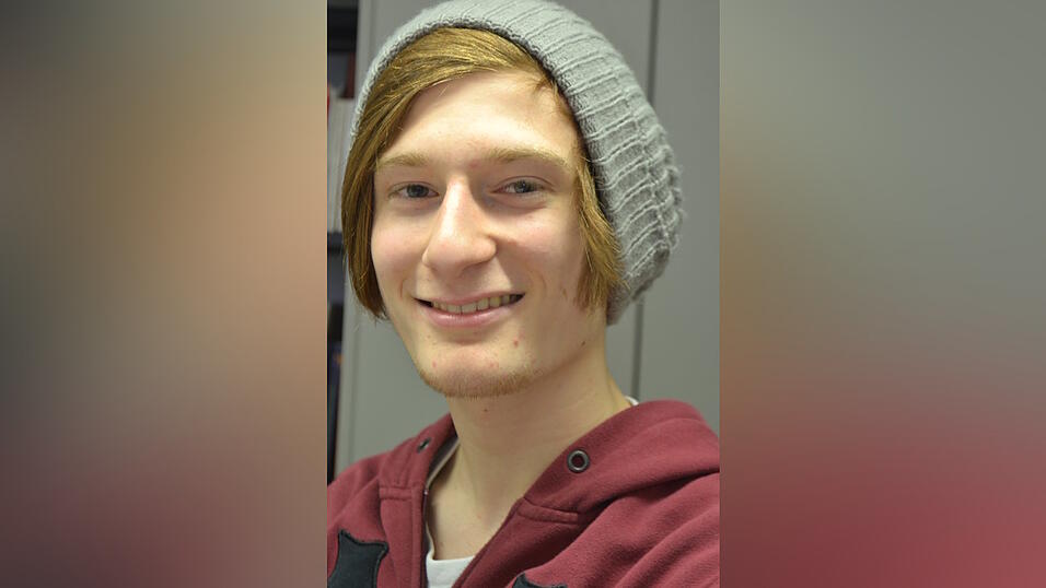 Sebastian Stengl (18) aus ErgoldingWie hei&szlig;t deine Lieblingsband?Green Day.Welchen Song musst du momentan st&auml;ndig h&ouml;ren?'Kleiner Gatsby' von Ibrahim L&auml;ssing.Wo siehst du dich mit 20?Wahrscheinlich mit der Musik am Rumturnen in Landshut und Niederbayern. Wer ist dein musikalisches Vorbild?Billy Joe Armstrong, der S&auml;nger von Green Day.Welche Pizza musst du jedes Mal haben?Schinken! F&uuml;r echte M&auml;nner halt! (lacht) Was sagt dein bester Freund &uuml;ber eure Musik?'Du bist ein Vollblutmusiker.'Was gibt's bei dir au&szlig;er Musik noch?Nichts. Wenn ich Zeit habe, mache ich Musik.Aufgaben:Gitarre und Gesang