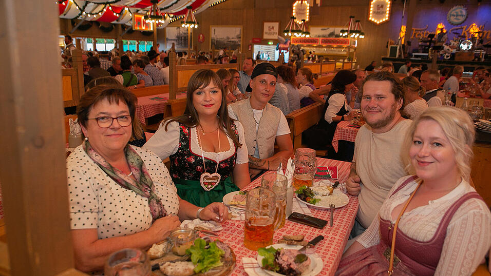 Die Partybilder von Dienstag, 16. August 2022, aus dem Festzelt Krönner.