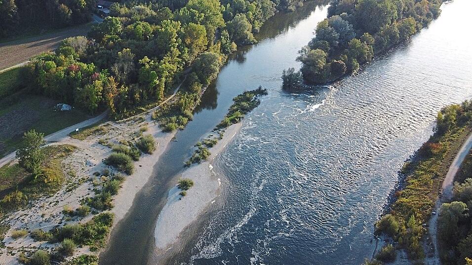 Die Isar ist ein weitgehend gebändigter Wildfluss. Die Isar ist ein weitgehend gebändigter Wildfluss.