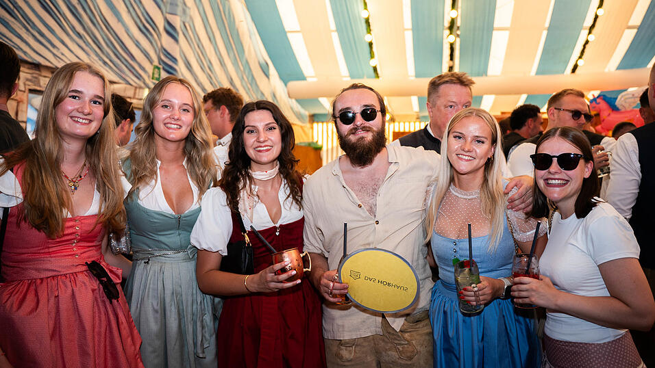 Die Partybilder vom Samstag, 15. August, aus dem Festzelt Wenisch. Die Partybilder vom Samstag, 15. August, aus dem Festzelt Wenisch.