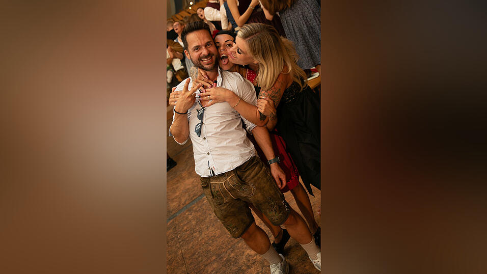 Die Partybilder vom Freitag, 15. August, aus dem Festzelt Reisinger. Die Partybilder vom Freitag, 15. August, aus dem Festzelt Reisinger.