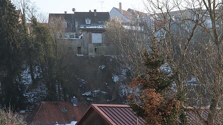 F&uuml;r die Sanierung des abgerutschten Hangs ist laut Bauamtsleiter Michael Schmidt-Ramsin der Grundst&uuml;ckseigent&uuml;mer zust&auml;ndig.