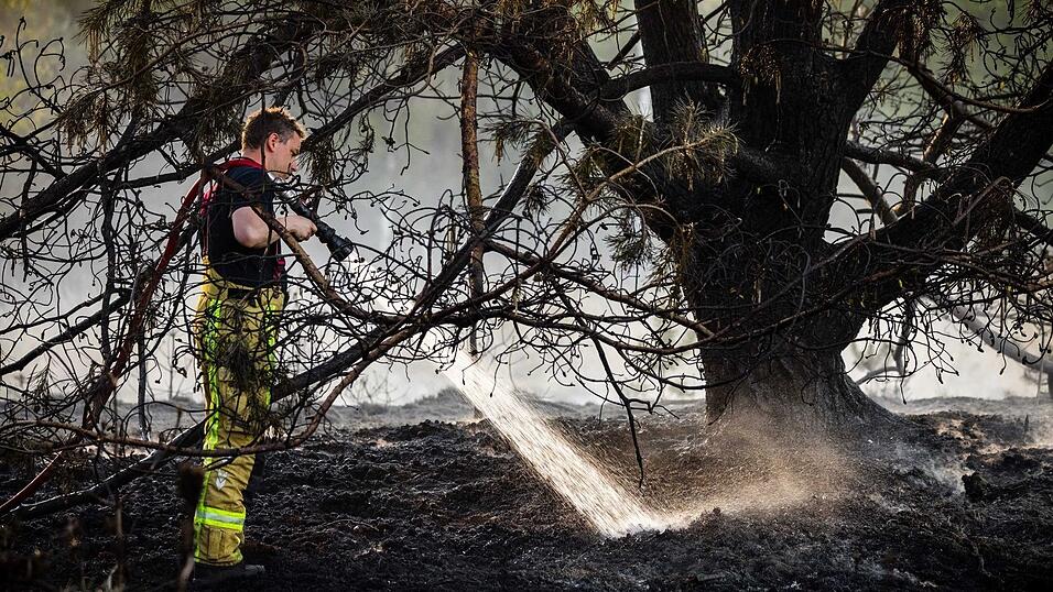 Zur Bek&auml;mpfung der Flammen baten die Niederlande nach Angaben der Beh&ouml;rden zum ersten Mal auch andere L&auml;nder um Hilfe.