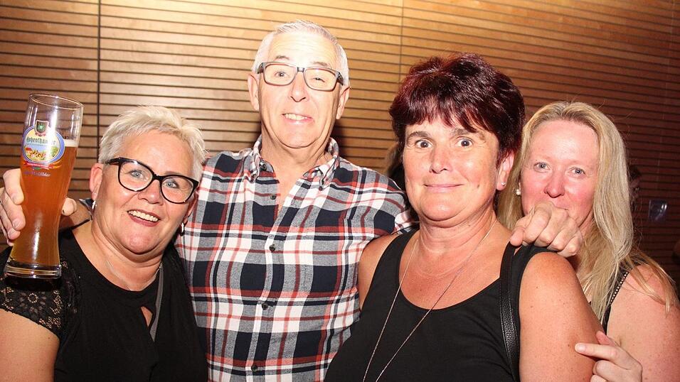 Auf der Eskara &Uuml;30-Party in Essenbach war wieder viel los.