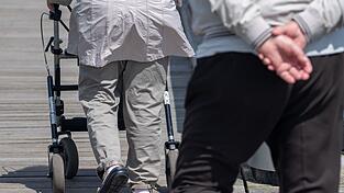 Menschen mit gesundheitlichen Problemen wollen besonders oft vorzeitig in den Ruhestand gehen. (Symbolbild) Menschen mit gesundheitlichen Problemen wollen besonders oft vorzeitig in den Ruhestand gehen. (Symbolbild)