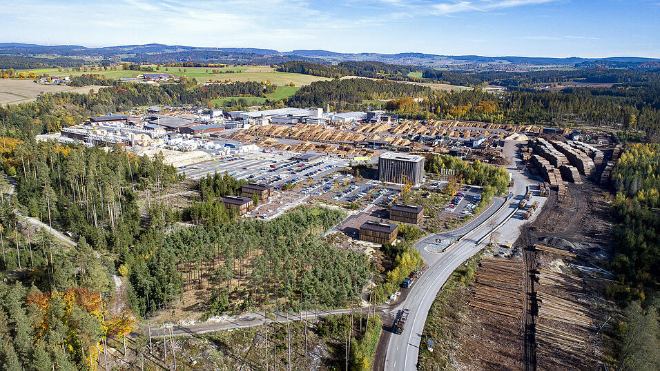 Das Luftbild zeigt das S&auml;gewerk der Ziegler-Gruppe auf der Betzenm&uuml;hle.