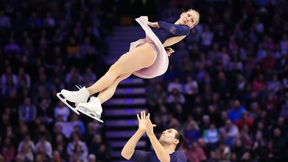 Minerva Hase und Nikita Volodin begeisterten das Publikum in der Prager Arena.