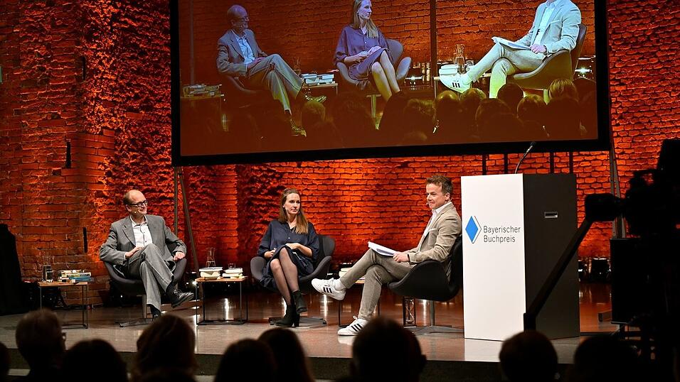 Die Gewinnerinnen und Gewinner des Bayerischen Buchpreises werden traditionell im Rahmen einer öffentlichen Diskussionsrunde gekürt. (Archivbild) Die Gewinnerinnen und Gewinner des Bayerischen Buchpreises werden traditionell im Rahmen einer öffentlichen Diskussionsrunde gekürt. (Archivbild)