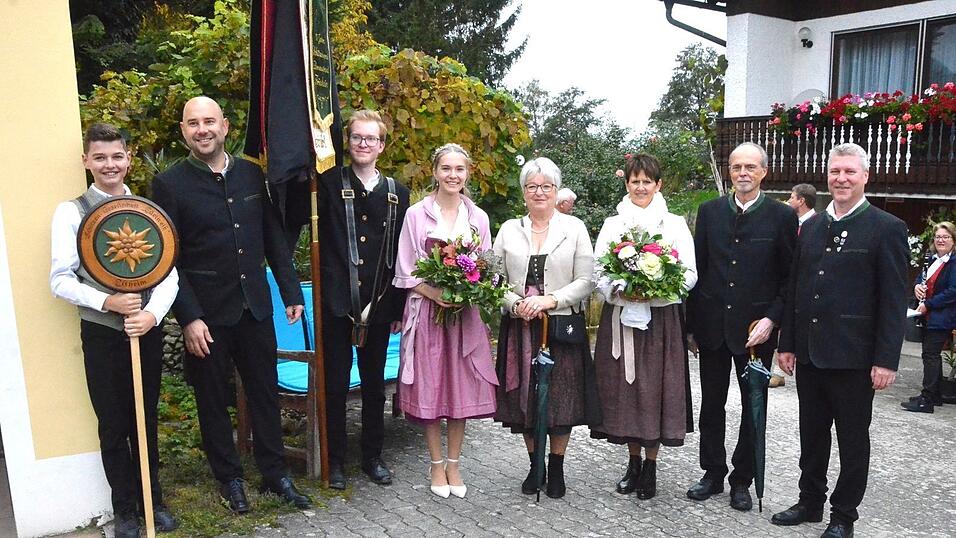 Die Hauptbeteiligten: Constantin Ulmer, Christoph Krichbaum, Marco Schuster, Manuela Schuster, Elisabeth Eder, Sylvia Hartmann, Manfred Eder und Alexander Hartmann (von links). Die Hauptbeteiligten: Constantin Ulmer, Christoph Krichbaum, Marco Schuster, Manuela Schuster, Elisabeth Eder, Sylvia Hartmann, Manfred Eder und Alexander Hartmann (von links).