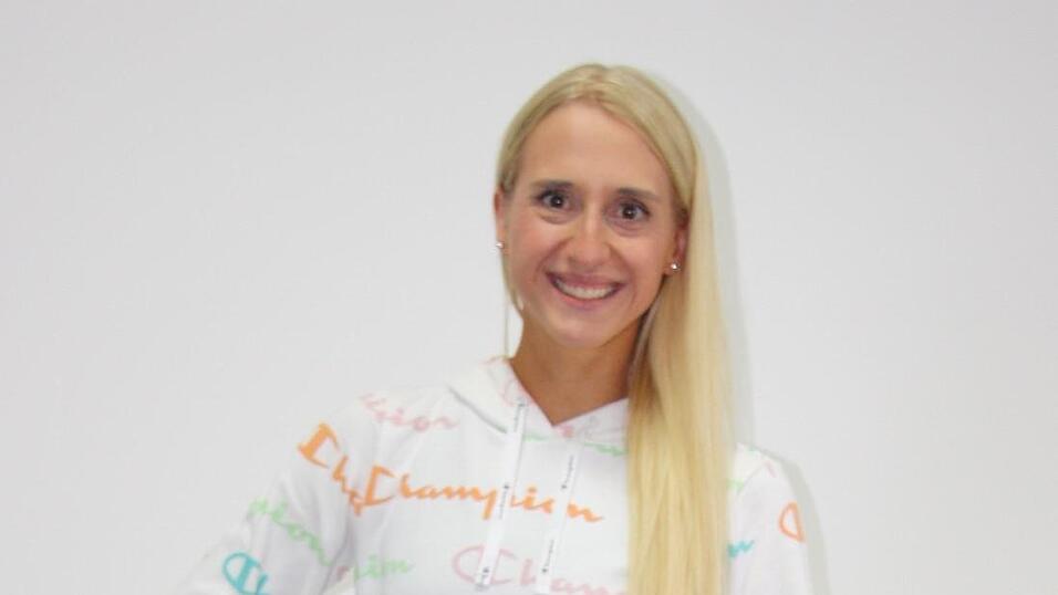 Julia Ellmaurer holte sich den 2. Platz bei der Night of Champions in Walsrode. Es folgen nun Wettkampfauftritte in Österreich, England und als Höhepunkt im November die WM in Berlin. Julia Ellmaurer holte sich den 2. Platz bei der Night of Champions in Walsrode. Es folgen nun Wettkampfauftritte in Österreich, England und als Höhepunkt im November die WM in Berlin.