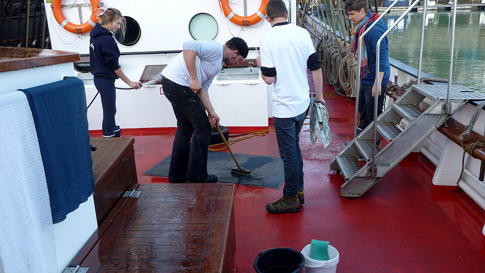 Reinschiff im Hafen von Dover. Reinschiff im Hafen von Dover.