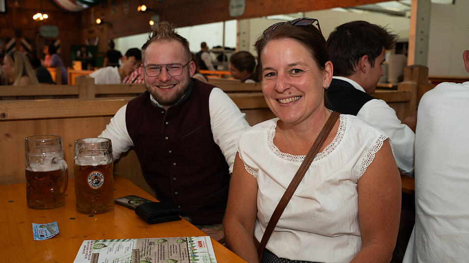 Die Partybilder vom Mittwoch, 12. August, aus dem Festzelt Weckmann. Die Partybilder vom Mittwoch, 12. August, aus dem Festzelt Weckmann.