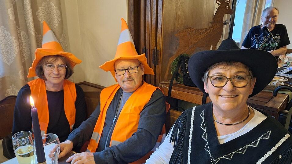 Viele Besucher erschienen in fantasievollen Kost&uuml;men.