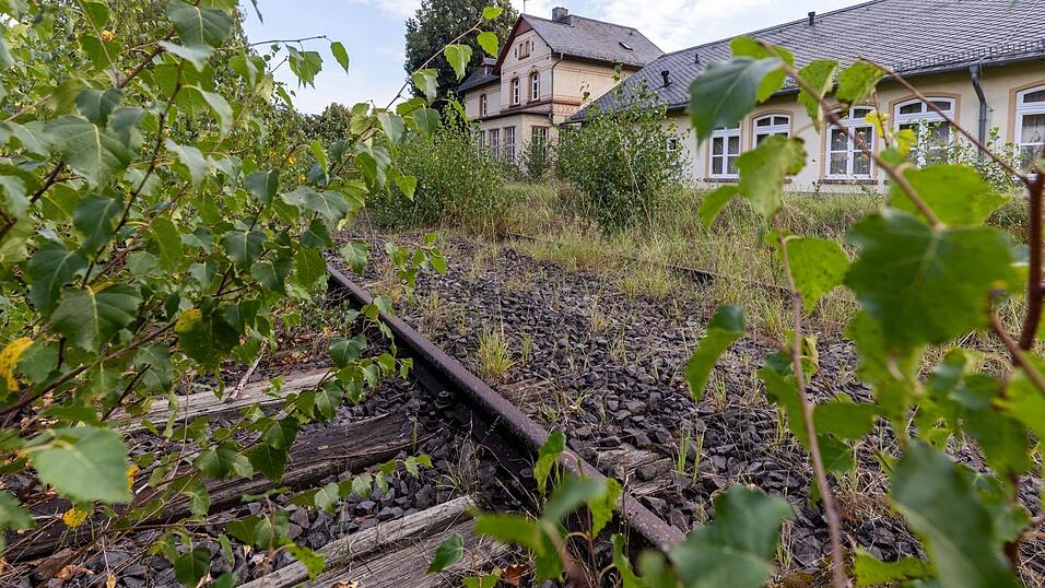 Zur Daseinsvorsorge gehört auch die Anbindung an den öffentlichen Nahverkehr. In vielen Orten gibt es aber weder Bus noch Bahn. (Symbolbild) Zur Daseinsvorsorge gehört auch die Anbindung an den öffentlichen Nahverkehr. In vielen Orten gibt es aber weder Bus noch Bahn. (Symbolbild)