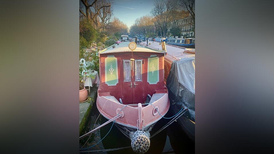 Das Boot ist ihr Zuhause, Arbeitszimmer, Rückzugsort und Fundament ihres Lebens in Großbritannien. (Handout)