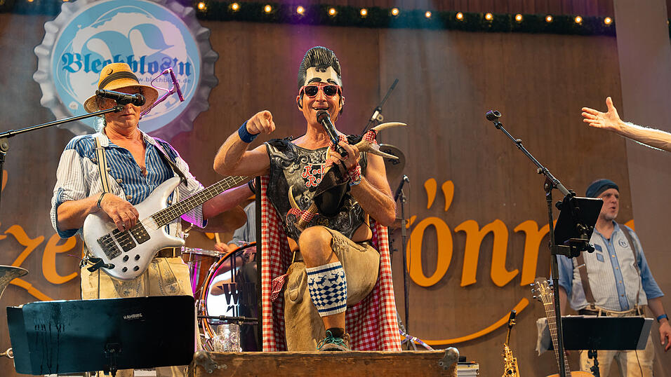 Die Partybilder vom Donnerstag, 17. August 2023, aus dem Festzelt Krönner. Die Partybilder vom Donnerstag, 17. August 2023, aus dem Festzelt Krönner.