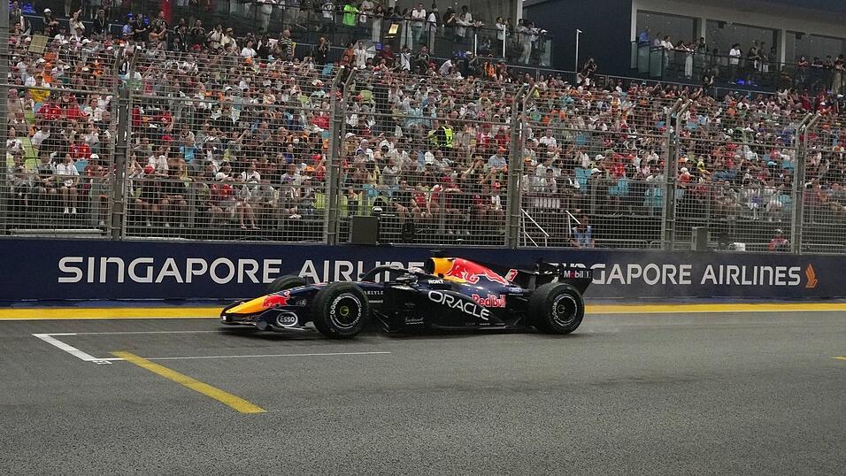 Max Verstappen gewinnt den Sprint in Singapur.