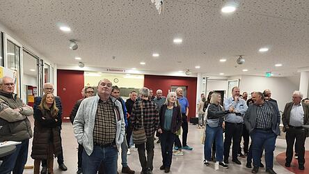 Gespannt warteten die Zuschauer auf das Ergebnis auf der Leinwand.