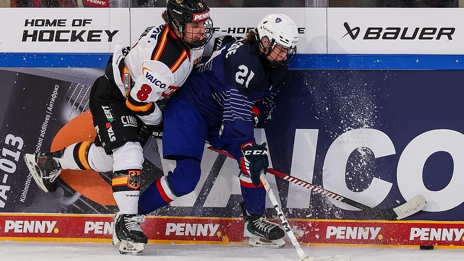 Obenauf: Die DEB-Frauen um Ronja Hark (links) gaben den Französinnen kaum Luft zum Atmen. Dass es am Ende trotzdem so spannend wurde, lag vor allem an der Chancenverwertung und der französischen Torfrau Alice Philbert. Obenauf: Die DEB-Frauen um Ronja Hark (links) gaben den Französinnen kaum Luft zum Atmen. Dass es am Ende trotzdem so spannend wurde, lag vor allem an der Chancenverwertung und der französischen Torfrau Alice Philbert.
