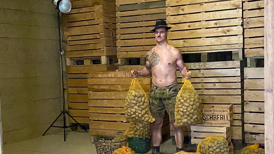 In Otzing fand am Donnerstag das Fotoshooting f&uuml;r den bayerischen Jungbauernkalender 2023 statt.