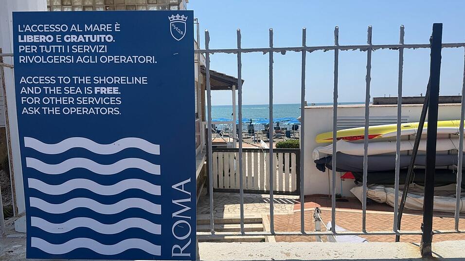Eigentlich gehört der Strand auch in Italien dem Staat - also allen. Eigentlich gehört der Strand auch in Italien dem Staat - also allen.