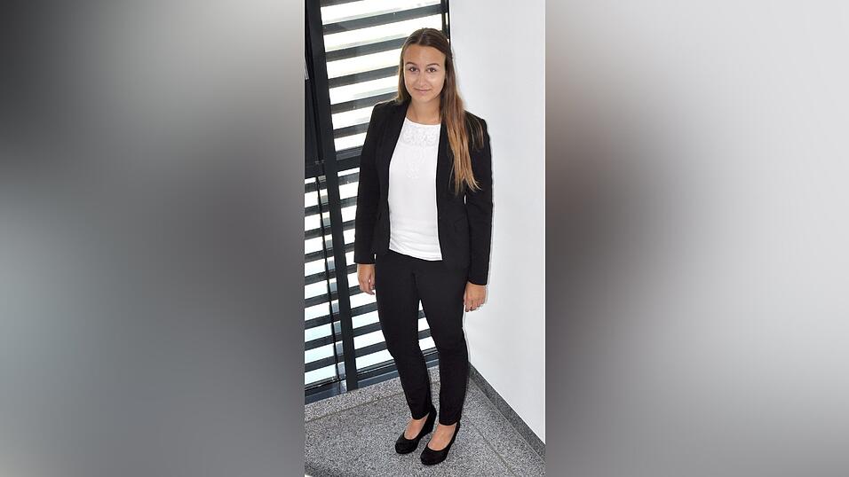 Bank: Lisa Lehner (20).