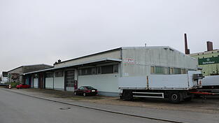 In der Brandhalle in Mainburg lebten lange Geflüchtete. Seit einigen Monaten ist es dort allerdings ruhig geworden. Wie die Brandhalle sollen auch weitere Unterkünfte schrittweise schließen. In der Brandhalle in Mainburg lebten lange Geflüchtete. Seit einigen Monaten ist es dort allerdings ruhig geworden. Wie die Brandhalle sollen auch weitere Unterkünfte schrittweise schließen.