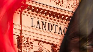 Die Koalition in Rheinland-Pfalz aus CDU und SPD steht. (Symbolbild)