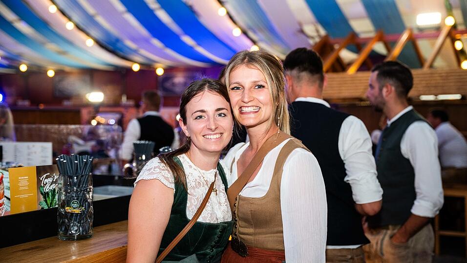 Die Partybilder vom Montag, 17. August, aus dem Festzelt Wenisch. Die Partybilder vom Montag, 17. August, aus dem Festzelt Wenisch.