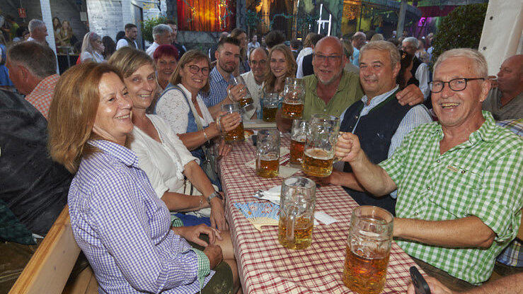 Die Partybilder vom Freitag, 9. August 2024, aus dem Festzelt Lechner. Die Partybilder vom Freitag, 9. August 2024, aus dem Festzelt Lechner.