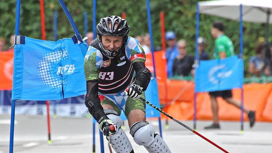 'Altmeister' Sigi Zistler macht es einfach Spaß, Rennen zu fahren; zumal, wenn dabei Rang drei rausspringt bei den Masters der Inline-alpin-Riesenlalom-Europameisterschaft. 'Altmeister' Sigi Zistler macht es einfach Spaß, Rennen zu fahren; zumal, wenn dabei Rang drei rausspringt bei den Masters der Inline-alpin-Riesenlalom-Europameisterschaft.
