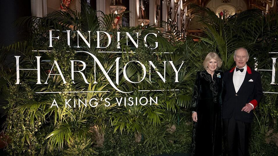 Der König und die Königin feiern Premiere. Der König und die Königin feiern Premiere.