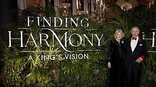 Der König und die Königin feiern Premiere. Der König und die Königin feiern Premiere.