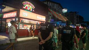 Ein deutscher Tourist ist auf Mallorca von zwei ebenfalls deutschen Angreifern bei einem Raub&uuml;berfall mit einem Messer verletzt worden. (Archivbild)