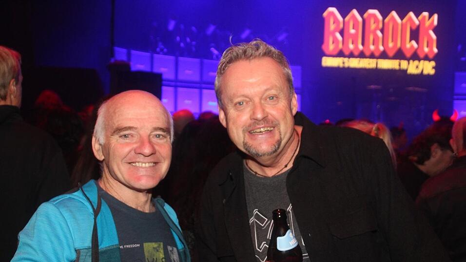 Eindrücke vom Konzertabend der AC/DC-Coverband Barock in er Landshuter Sparkassen-Arena. Eindrücke vom Konzertabend der AC/DC-Coverband Barock in er Landshuter Sparkassen-Arena.