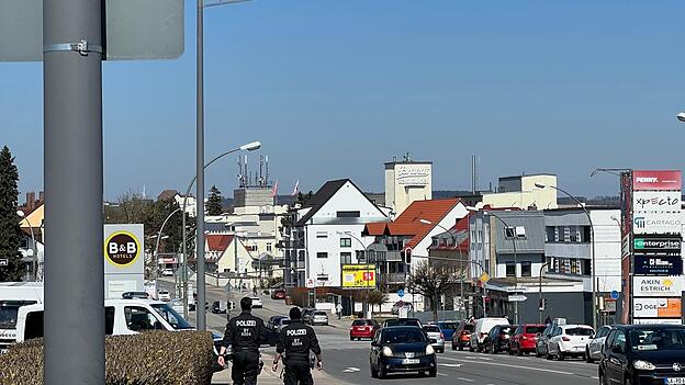 Noch ist die Oberndorferstraße am Bahnhof nicht gesperrt Noch ist die Oberndorferstraße am Bahnhof nicht gesperrt